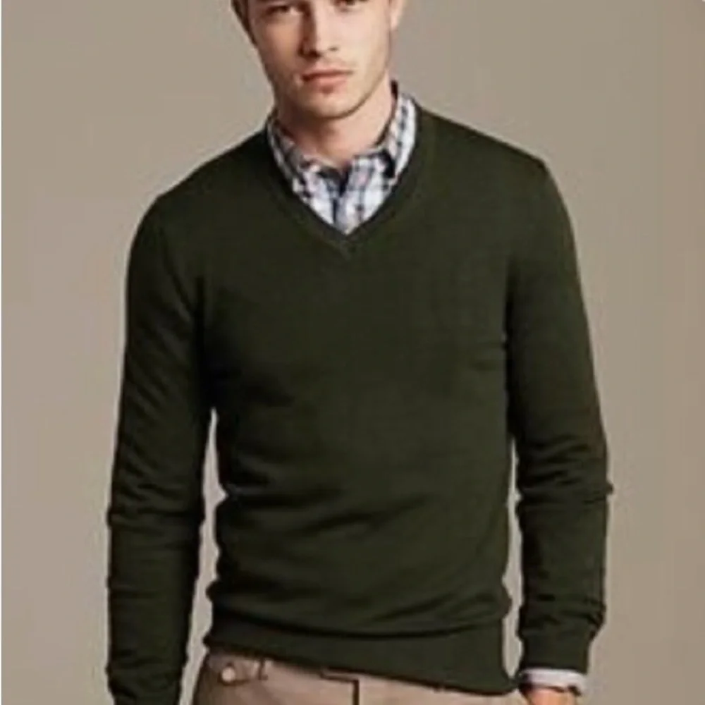BANANA REPUBLIC MEN'S V-NECK PULLOVER 100% MERINO WOOL- Hunter Green XL